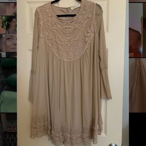 Nude color dress- 14/16
